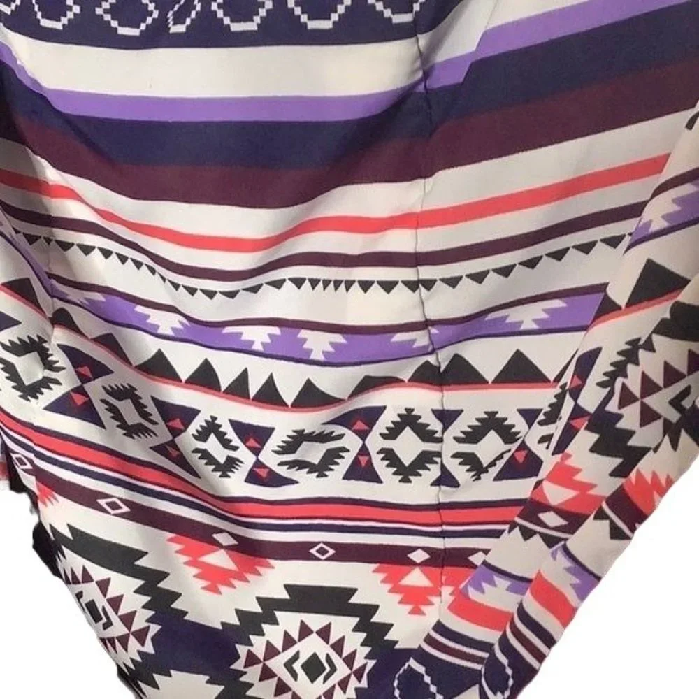 ZUMIEZ EMPYRE Burgundy Aztec print zip front size large - Picture 6 of 8